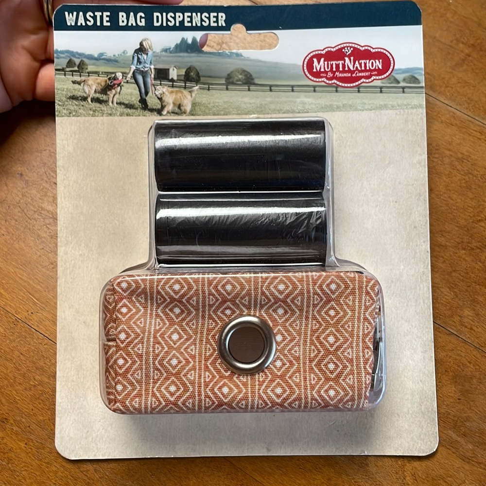 Miranda Lambert waste bag dispenser